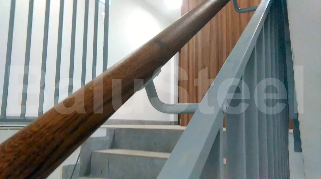 balustrada z drewnem railing szklo modern glass wood stainless steel balustrady barierki dąb