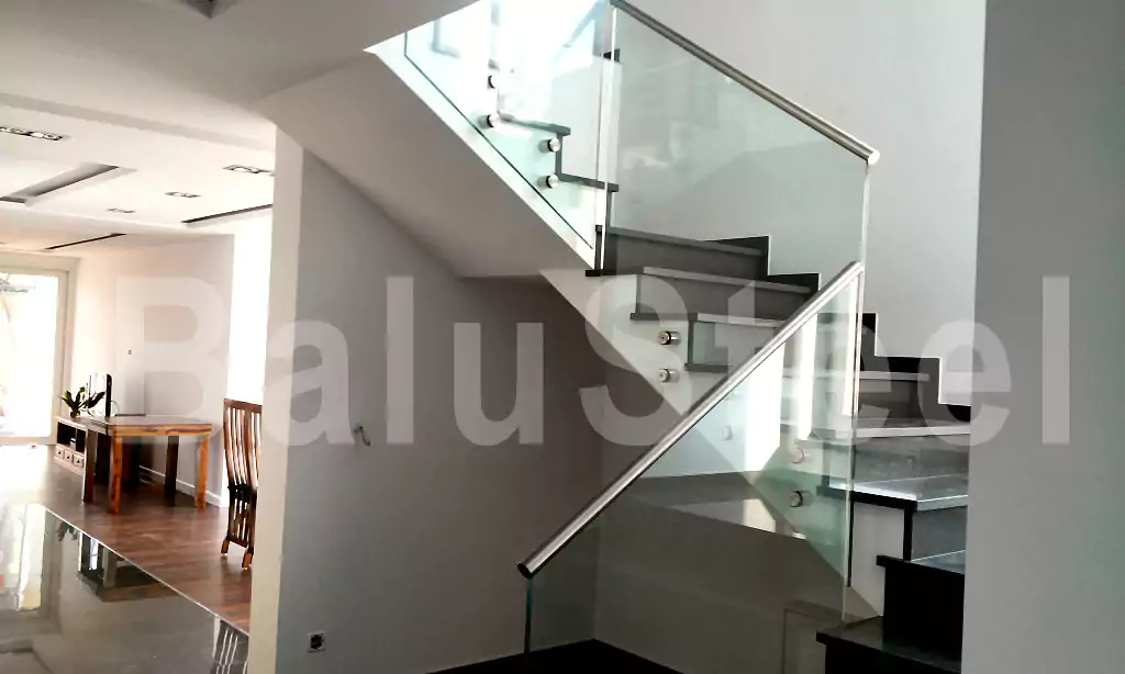 Balustrady szklane Poznań 167 - BaluSteel