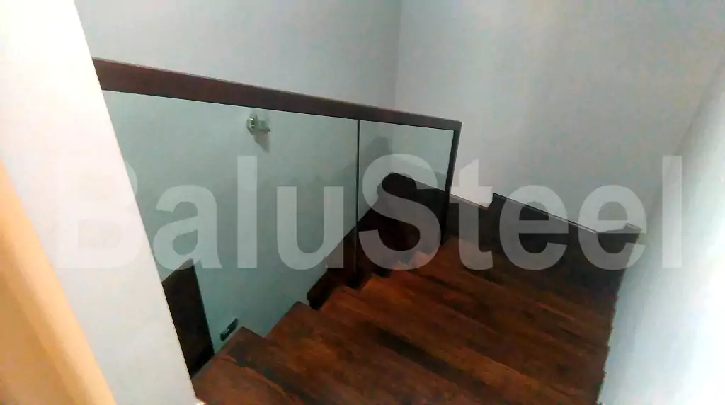 balustrada z drewnem railing szklo modern glass wood stainless steel balustrady barierki dąb