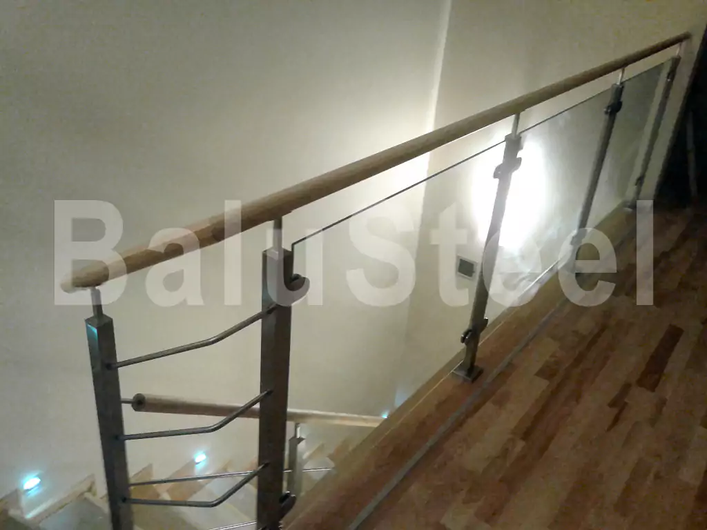 balustrada z drewnem railing szklo modern glass wood stainless steel balustrady barierki dąb
