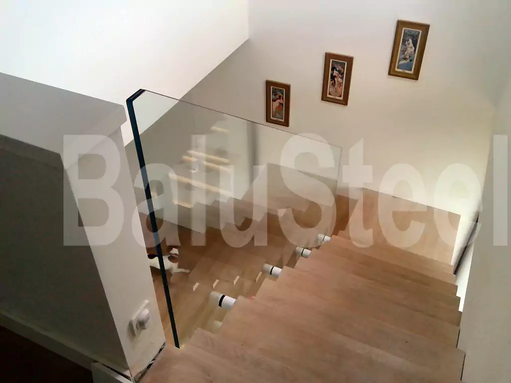 Balustrady szklane Poznań 150 - BaluSteel