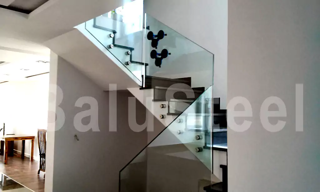 Balustrady szklane Poznań 166 - BaluSteel