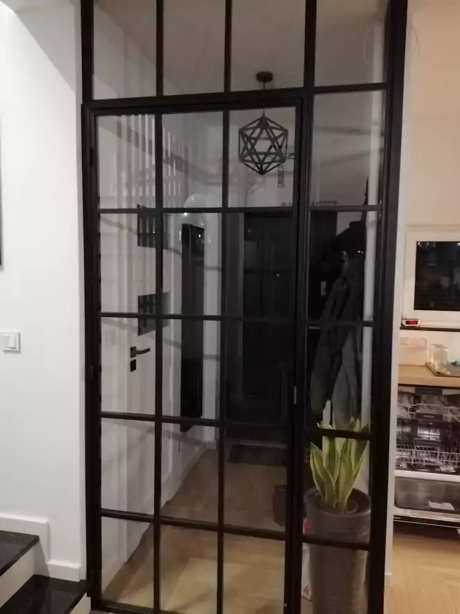 szklane drzwi malowane proszkowo