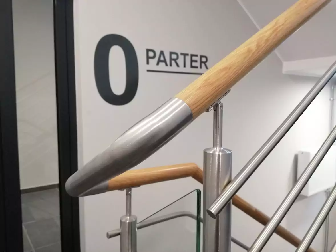 balustrada z drewnem railing szklo modern glass wood stainless steel balustrady barierki dąb