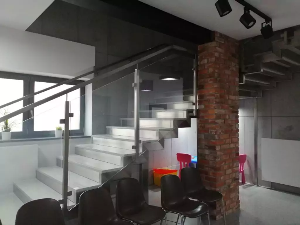 Schody wewnętrzne 17