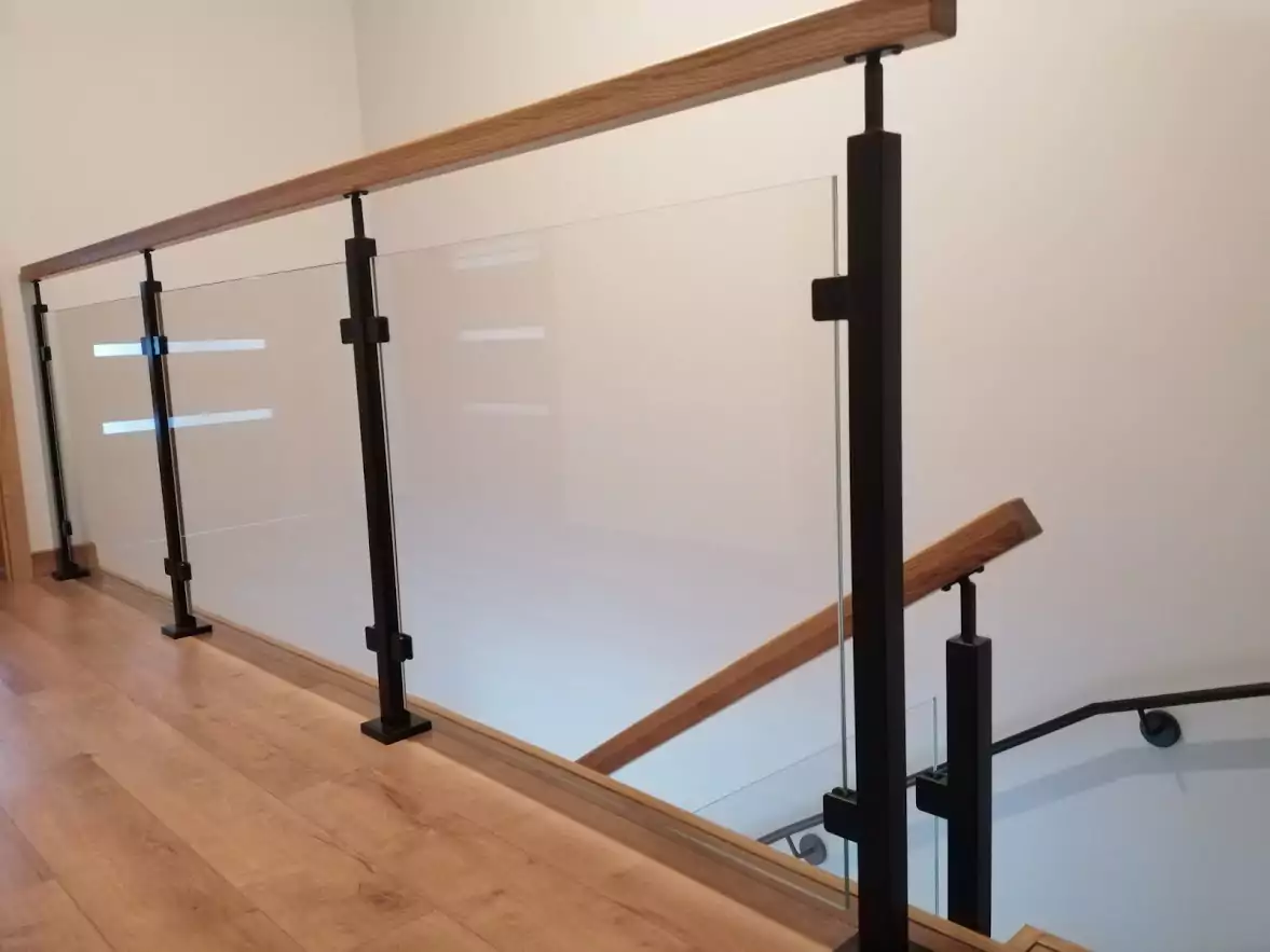 balustrada z drewnem railing szklo modern glass wood stainless steel balustrady barierki dąb