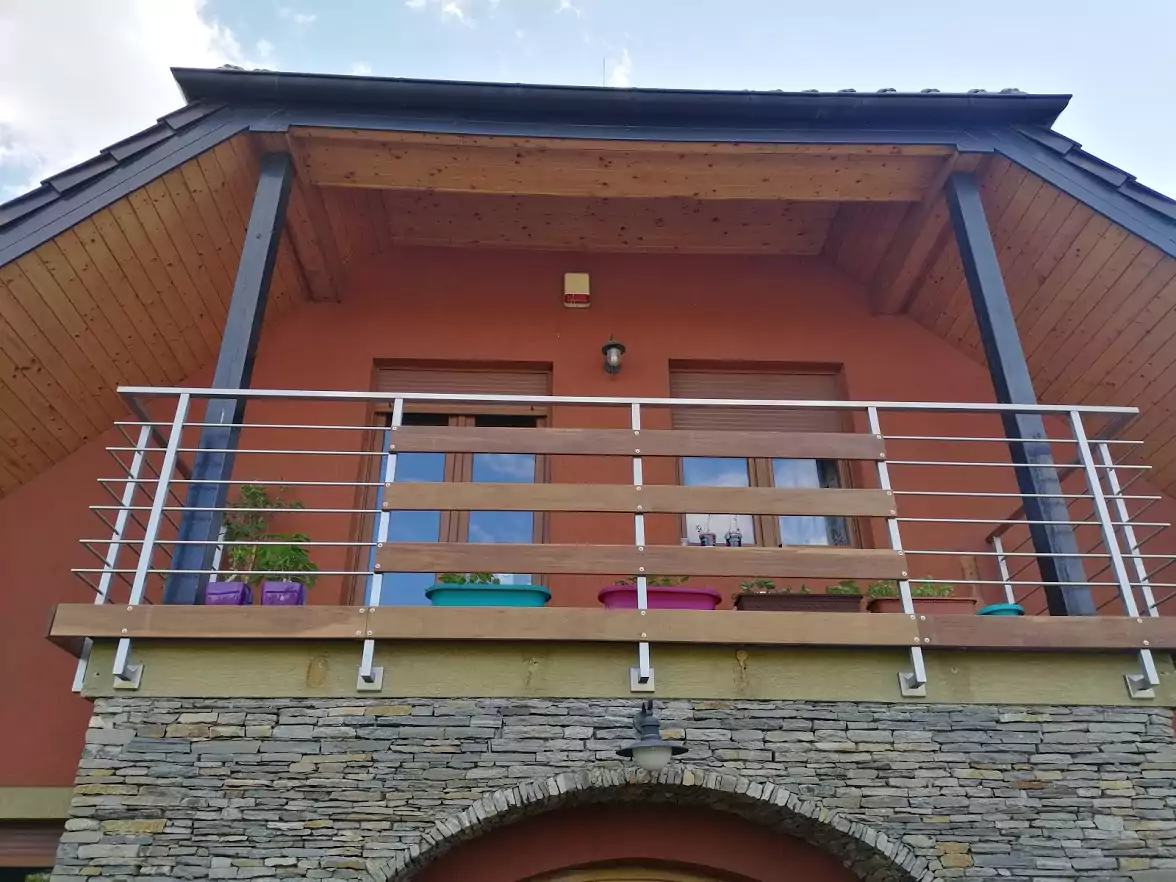 balustrada z drewnem railing szklo modern glass wood stainless steel balustrady barierki dąb