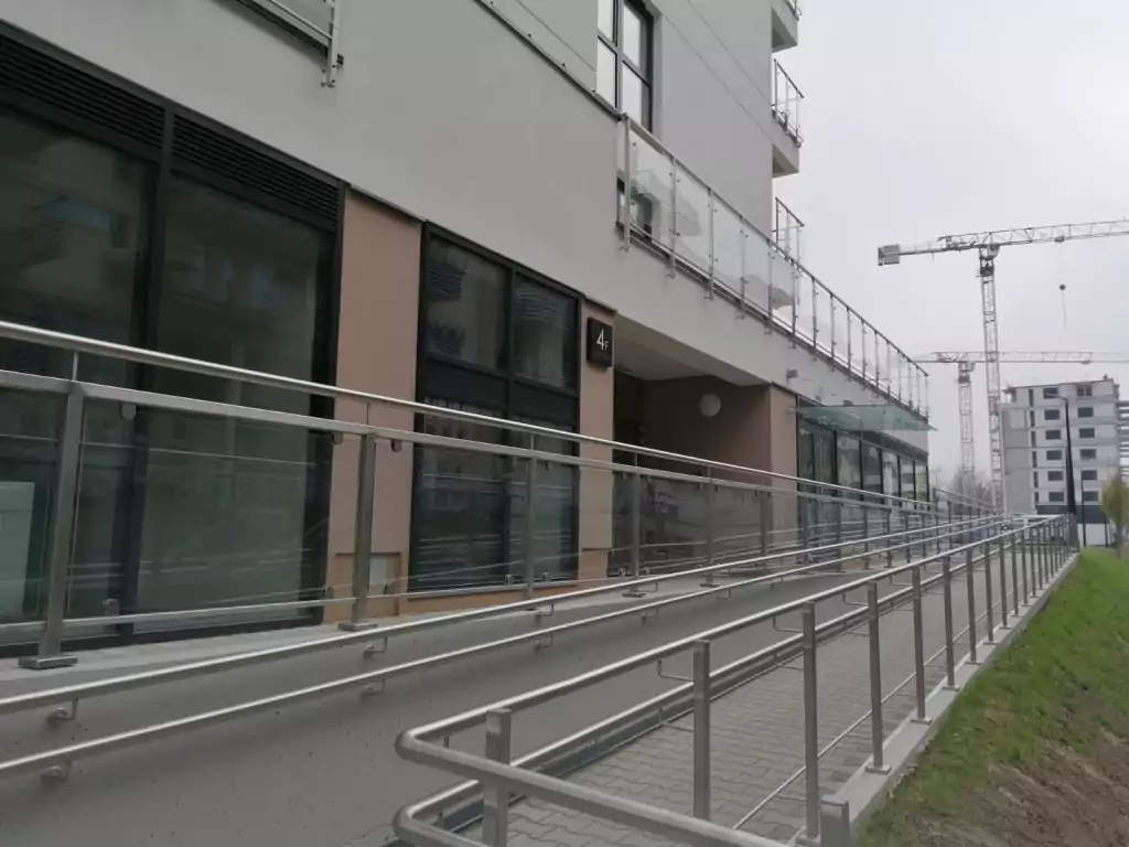 Balustrady szklane Poznań 122 - BaluSteel