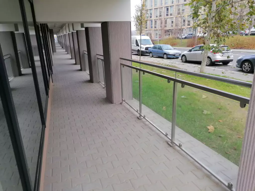 Balustrady szklane Poznań 125 - BaluSteel