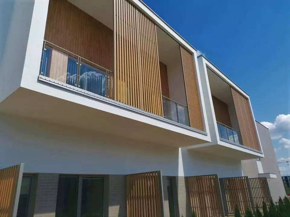 railing glass powder coated balustrade modern architecture architektora wnetrza nowoczesne balustrady balustrada barierka szklana szklo malowana balustrady wewnetrzne balustrada schodowa balustrada szklana samonosna