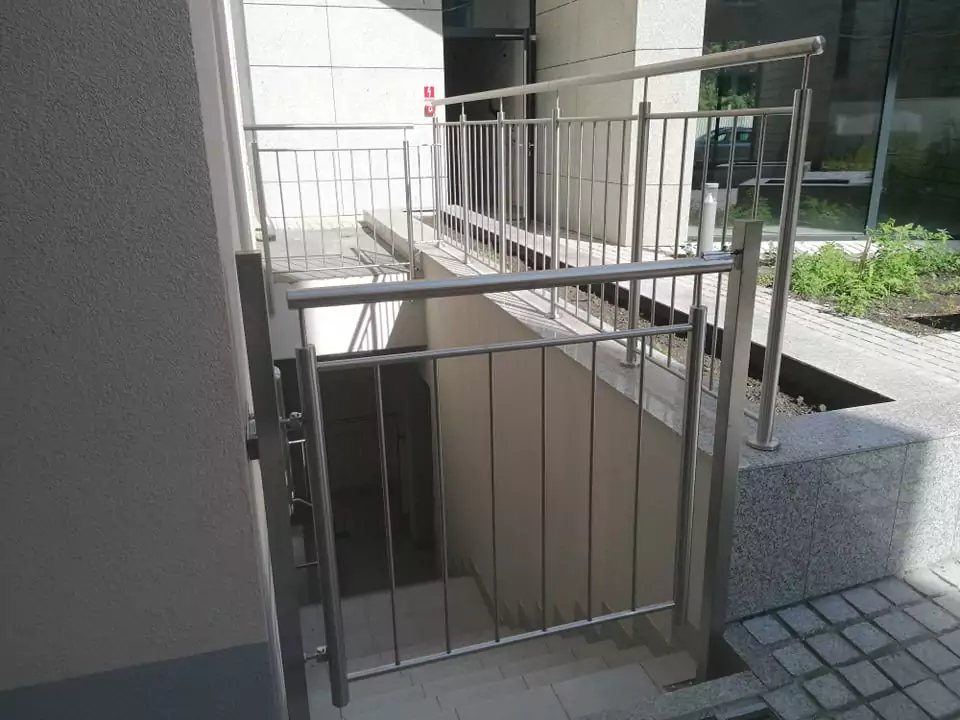 balustrady nierdzewne 83 - BaluSteel