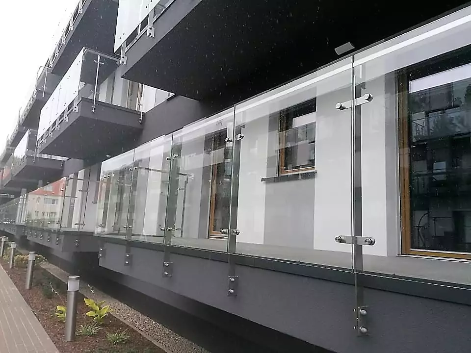 Balustrady szklane Poznań 18 - BaluSteel