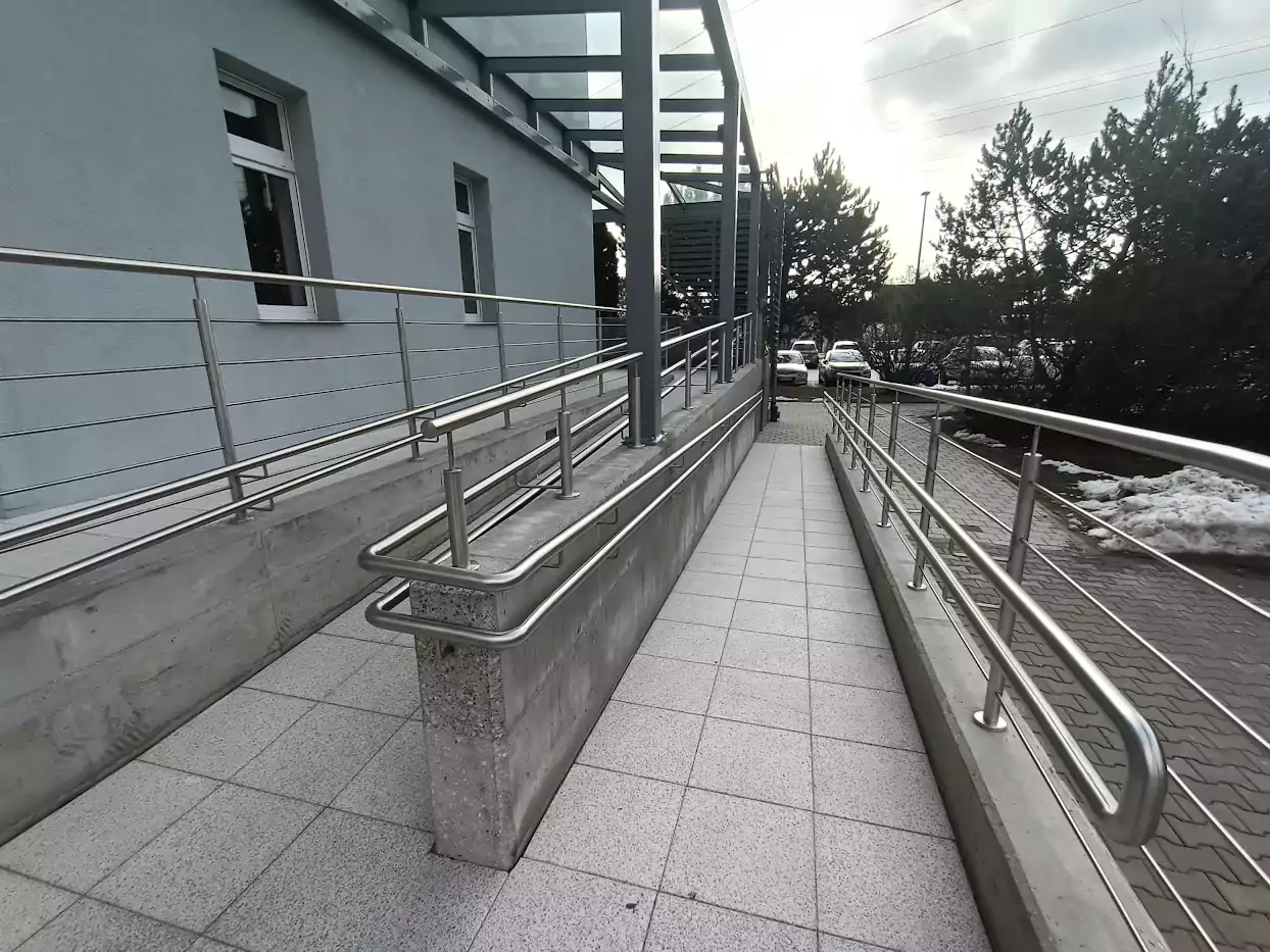 balustrada ze stali nierdzewnej