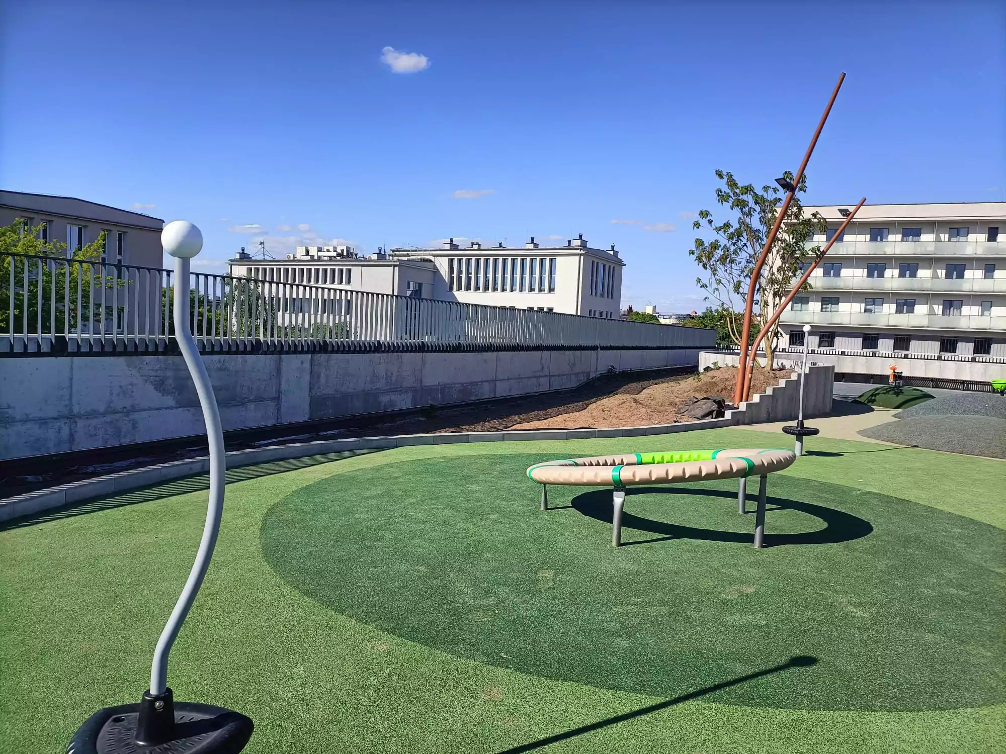 stalowe elementy architektury