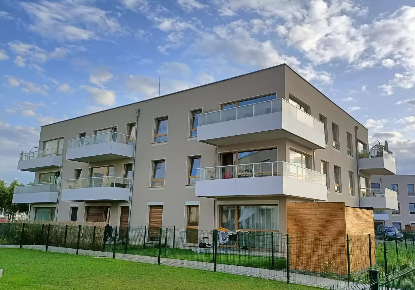 balustrada balkonowa szklana, balustrada szklano stalowa