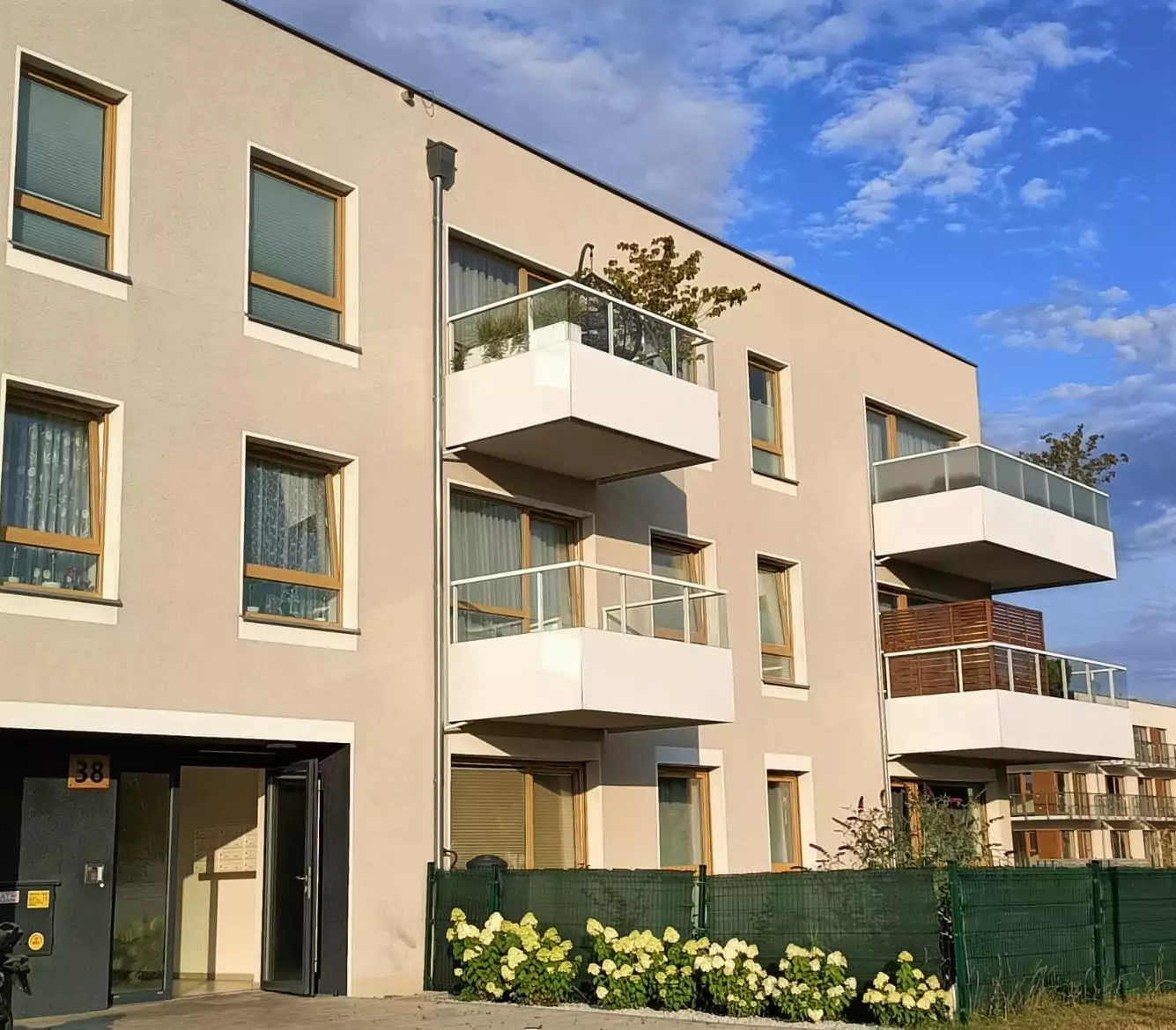 balustrada balkonowa szklana, balustrada szklano stalowa