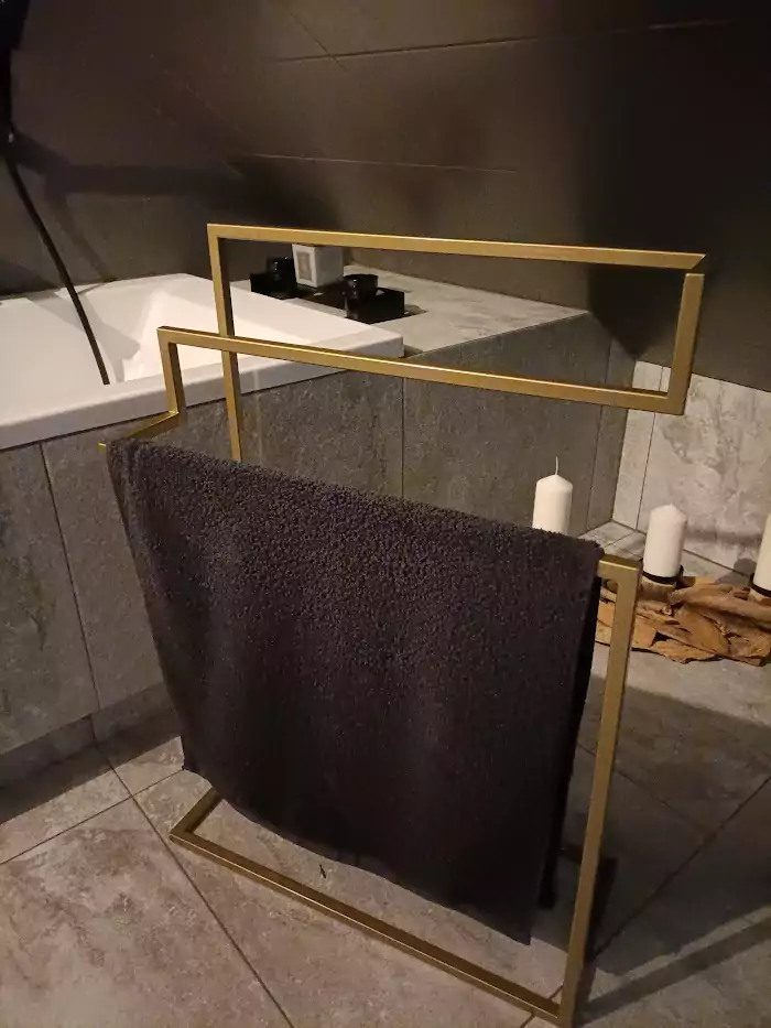 stojak na ręczniki, metalowy stojak na ręczniki