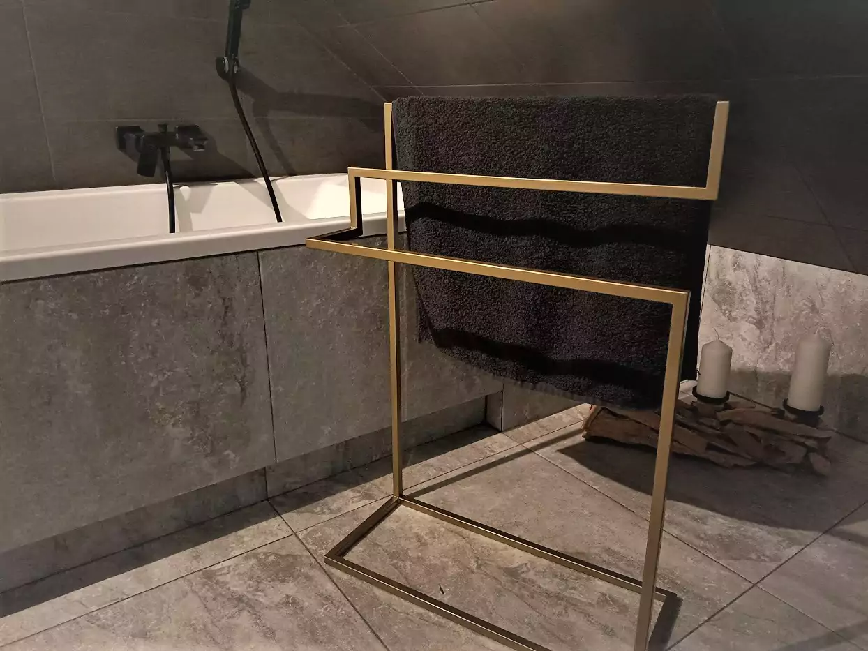 stojak na ręczniki, metalowy stojak na ręczniki