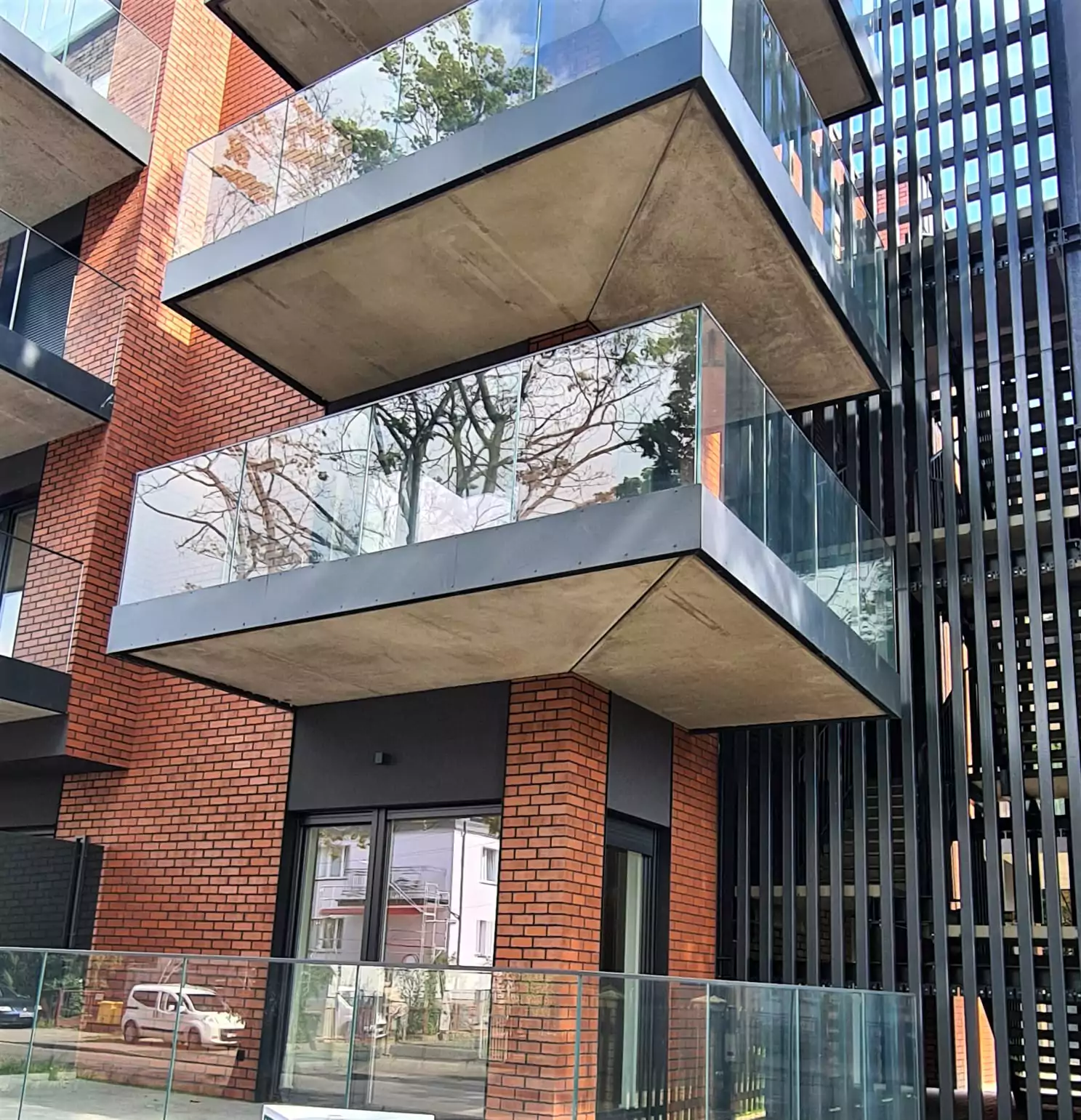 szklane balustrady, szklana balustrada balkonowa