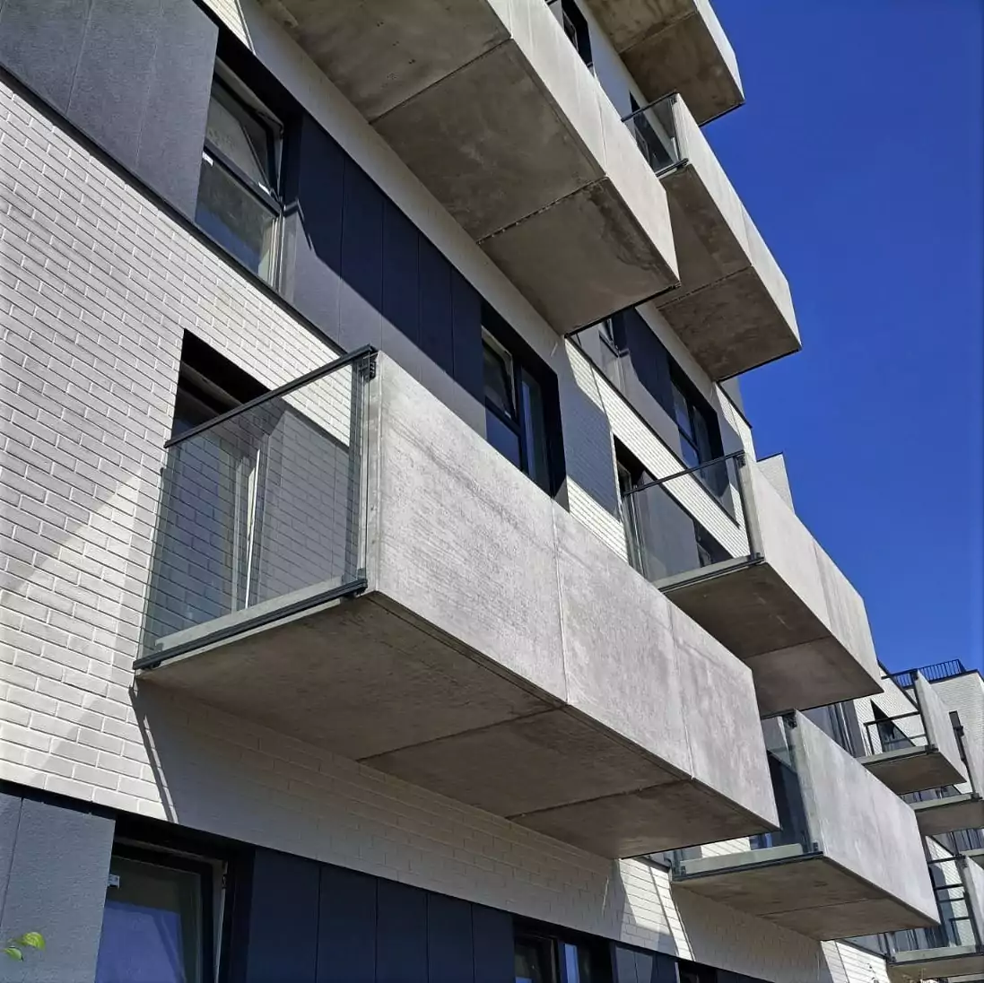 balustrada, balustrady, balustrady szklane, balustrada szklana balkonowa