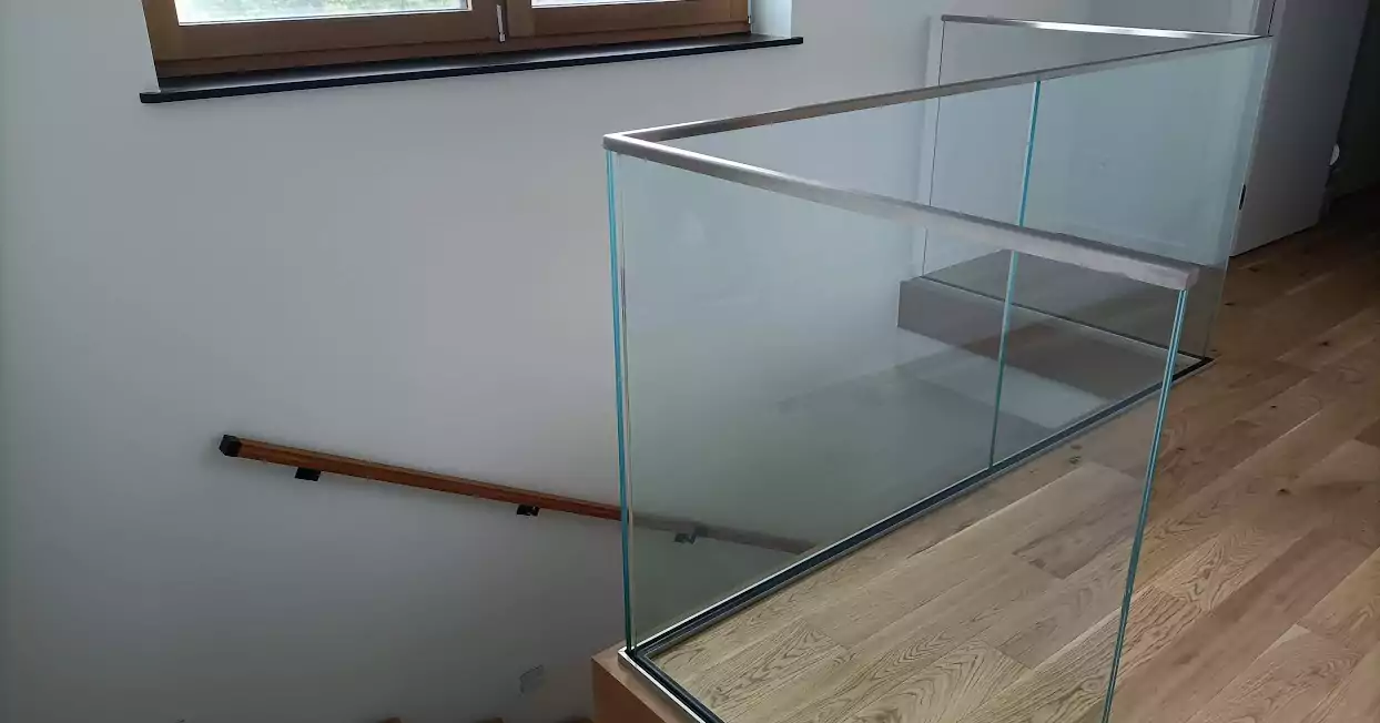 balustrada szklana samonośna, balustrada szklana, balustrada szklana balkonowa