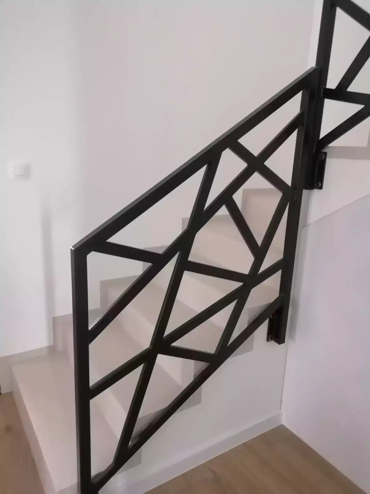 balustrada, balustrada wewnętrzna, balustrada malowana proszkowo, balustrada schodowa, balustrada unikatowa, balustrada na zamówienie