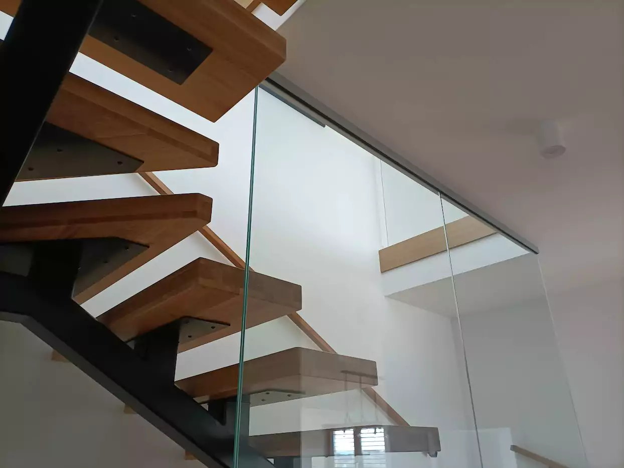 schody, schody wewnętrzne, schody w domu, eleganckie schody, metalowe schody