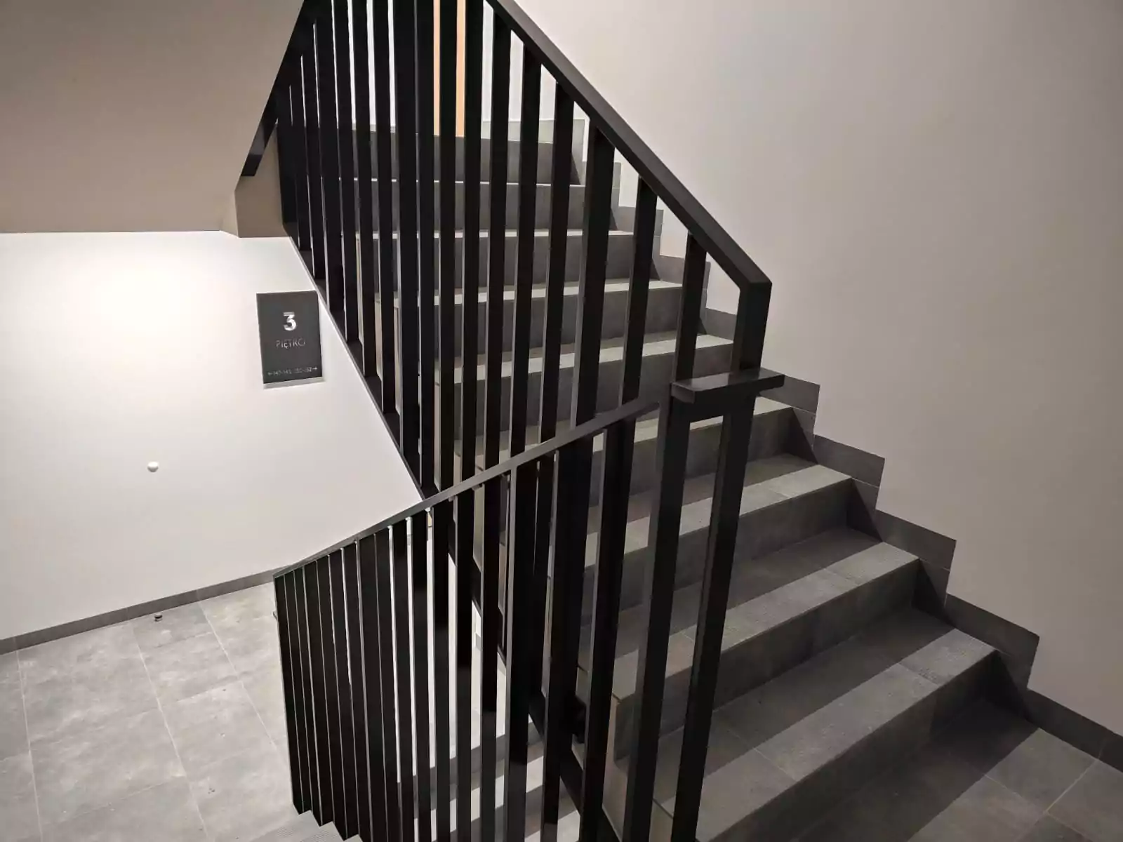 balustrada, balustrada schodowa, balustrada wewnętrzna, balustrada malowana, balustrada proszkowa, malowana proszkowo