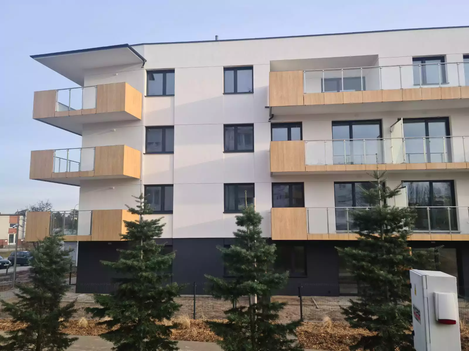 balustrady zewnętrzne, balustrady szklane, szklane zewnętrzne, balustrady ze szkła, balustrady zewnętrzne wykonane ze szkła, balustrady szklano stalowe