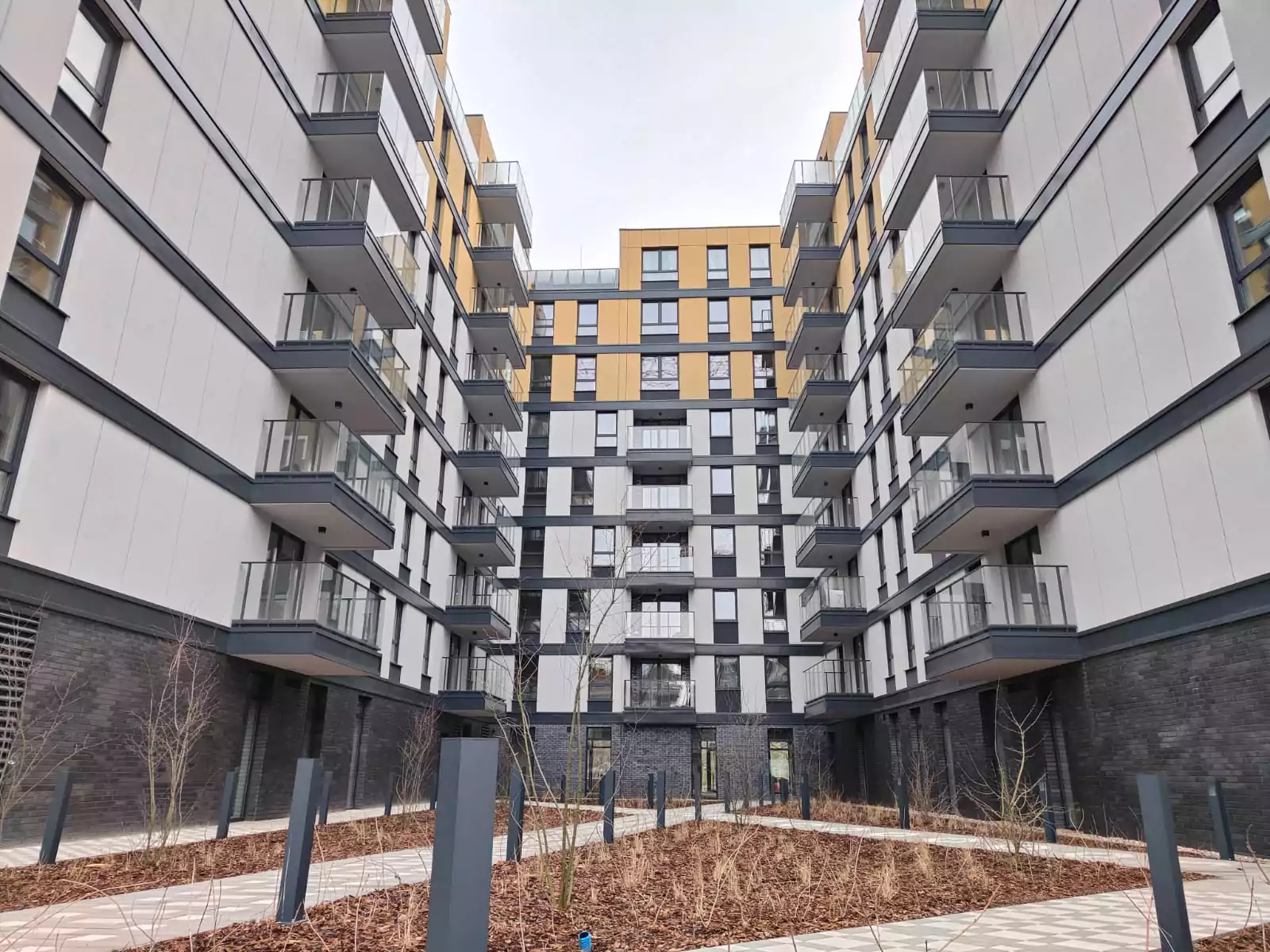 balustrady zewnętrzne, balustrady szklane, szklane zewnętrzne, balustrady ze szkła, balustrady zewnętrzne wykonane ze szkła, balustrady szklano stalowe