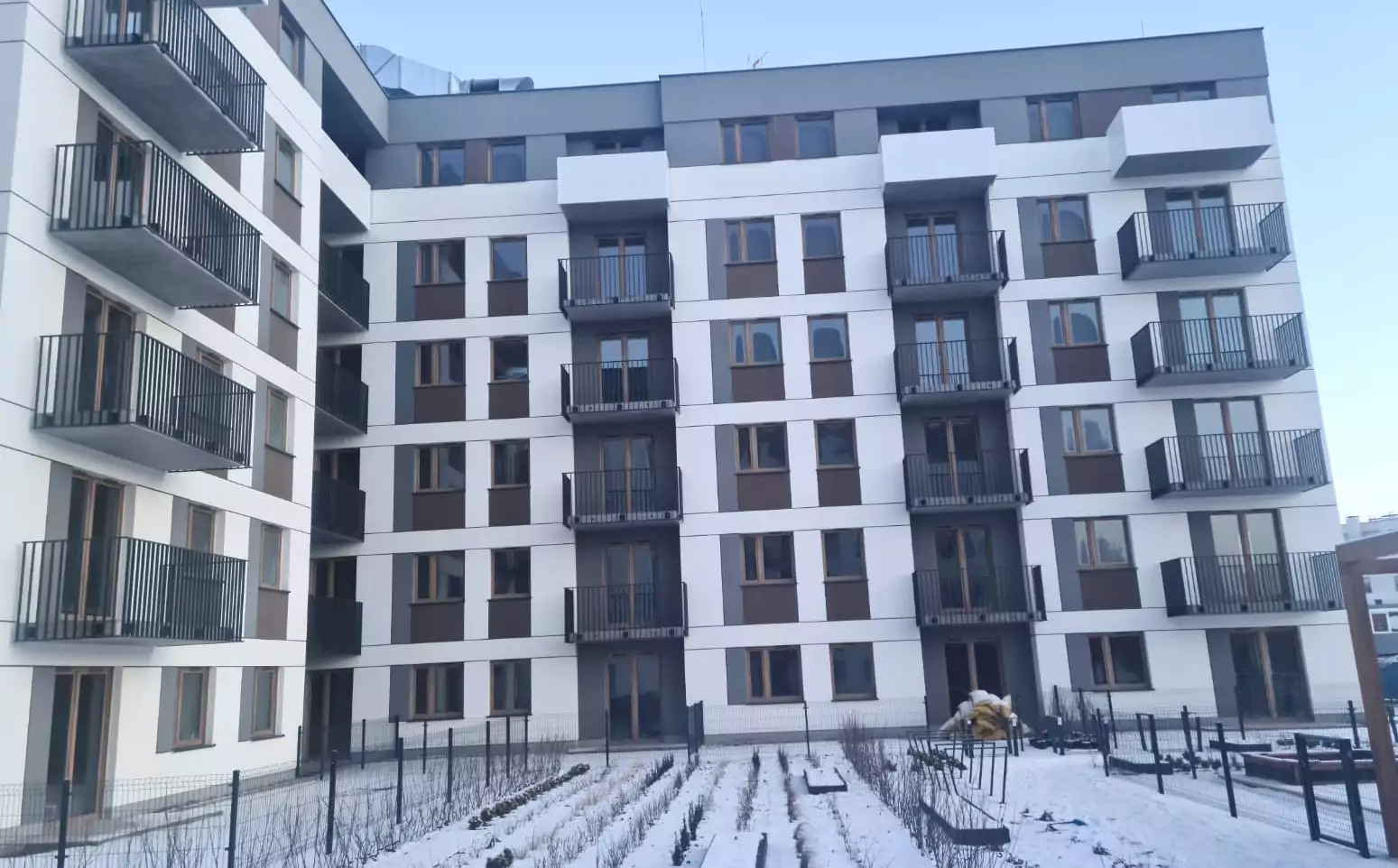 balustrada, balustrada malowana proszkowo, balustrada balkonowa, balustrada zewnętrzna, balustrada malowana