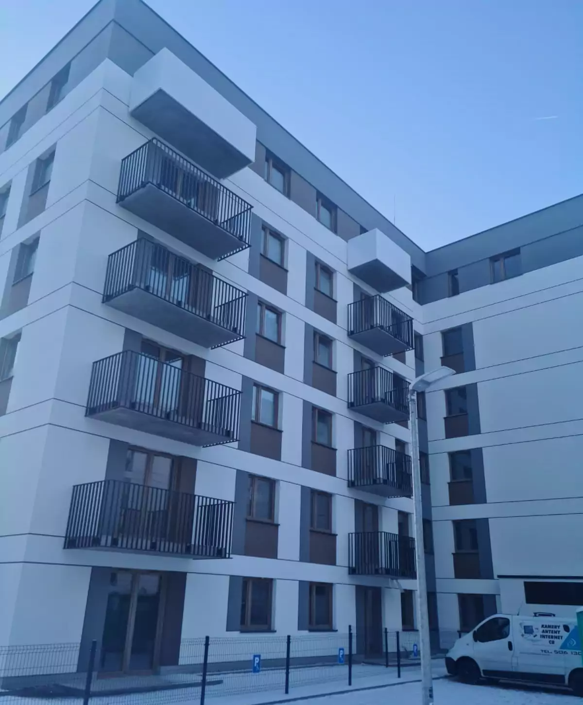 balustrada, balustrada malowana proszkowo, balustrada balkonowa, balustrada zewnętrzna, balustrada malowana