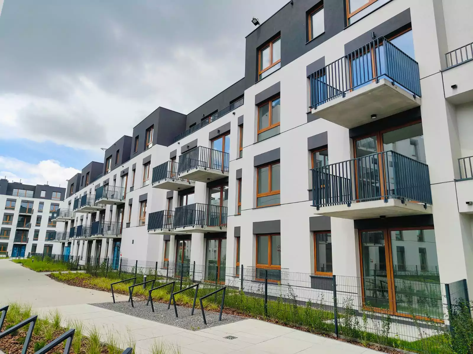 balustrada, balustrada schodowa, balustrada wewnętrzna, balustrada malowana, balustrada proszkowa, malowana proszkowo