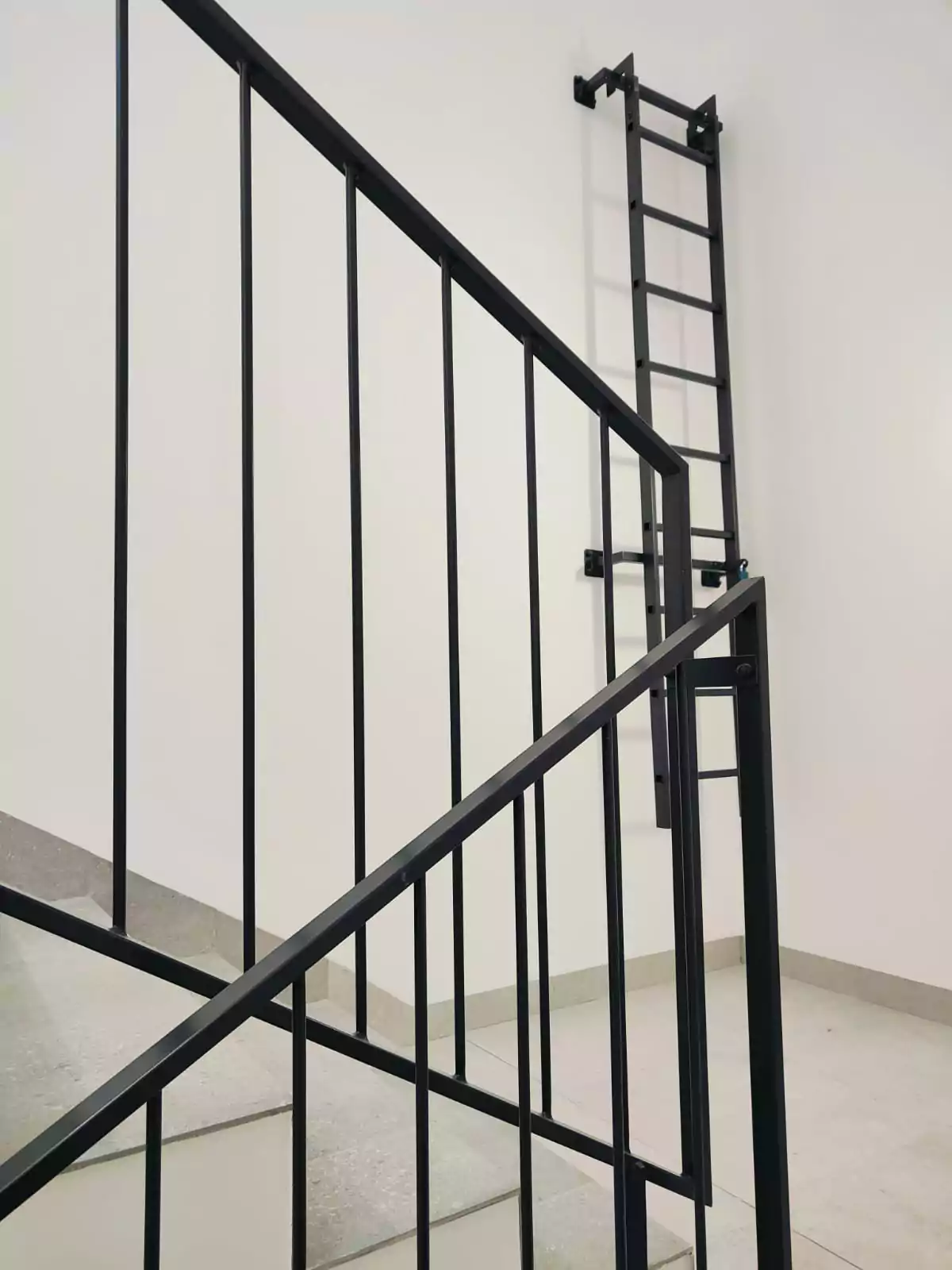 balustrada, balustrada schodowa, balustrada wewnętrzna, balustrada malowana, balustrada proszkowa, malowana proszkowo