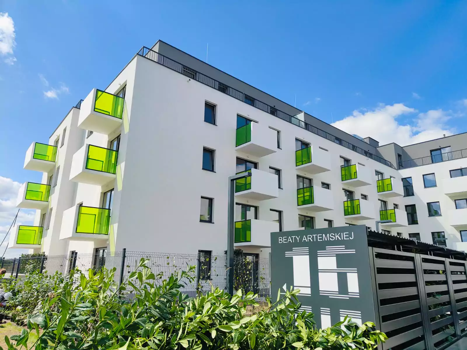 balustrady zewnętrzne, balustrady szklane, szklane zewnętrzne, balustrady ze szkła, balustrady zewnętrzne wykonane ze szkła, balustrady szklano stalowe