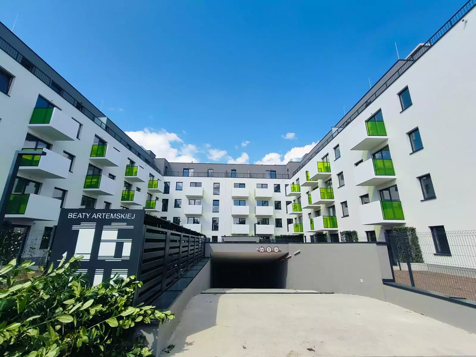 balustrady zewnętrzne, balustrady szklane, szklane zewnętrzne, balustrady ze szkła, balustrady zewnętrzne wykonane ze szkła, balustrady szklano stalowe