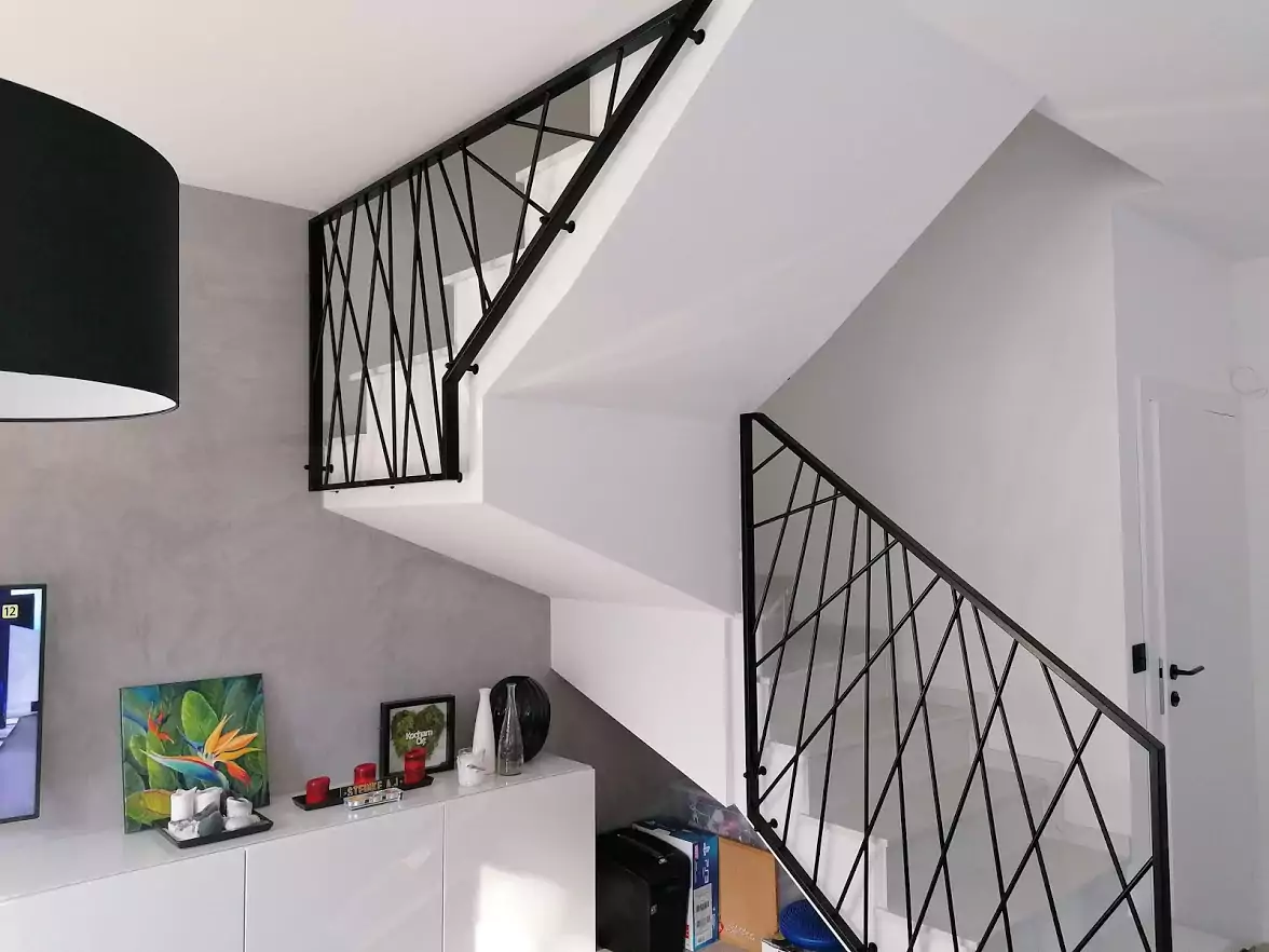 balustrada, balustrada schodowa, balustrada wewnętrzna, balustrada malowana, balustrada proszkowa, malowana proszkowo