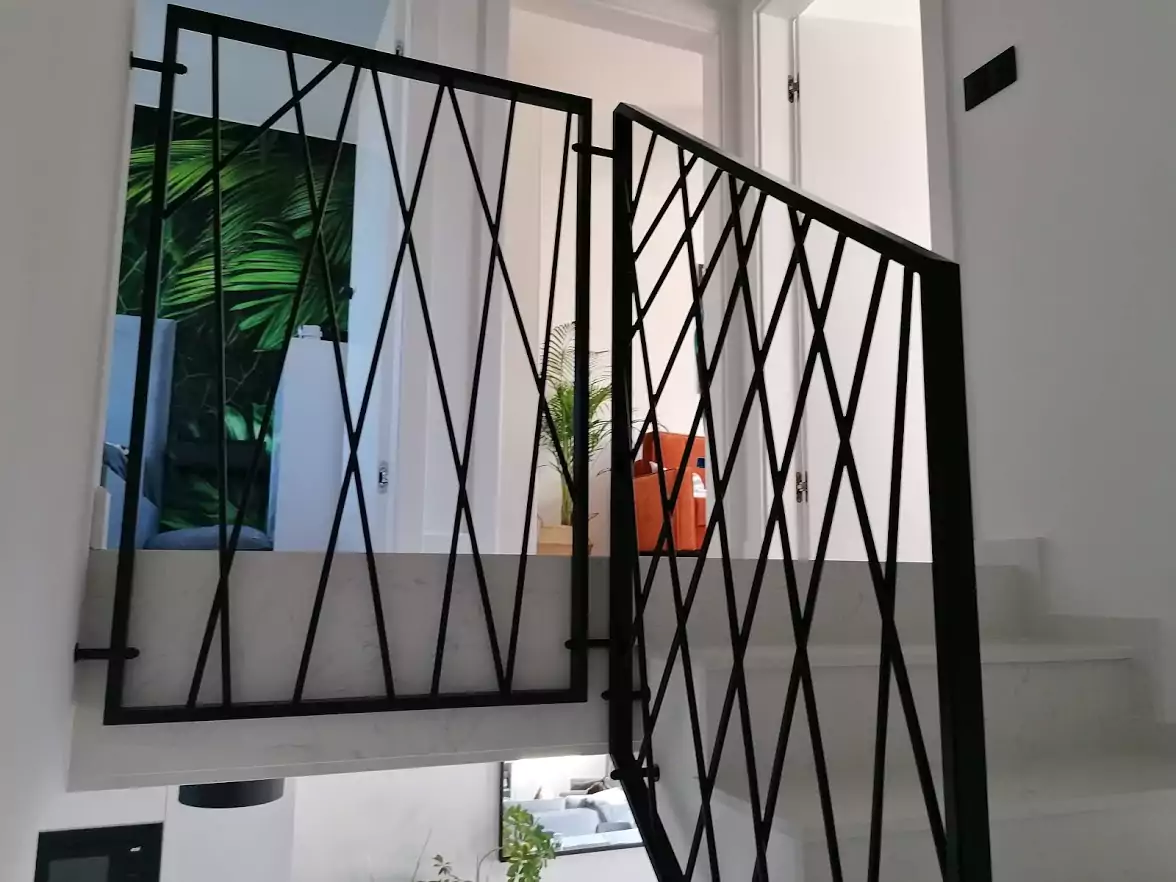 balustrada, balustrada schodowa, balustrada wewnętrzna, balustrada malowana, balustrada proszkowa, malowana proszkowo