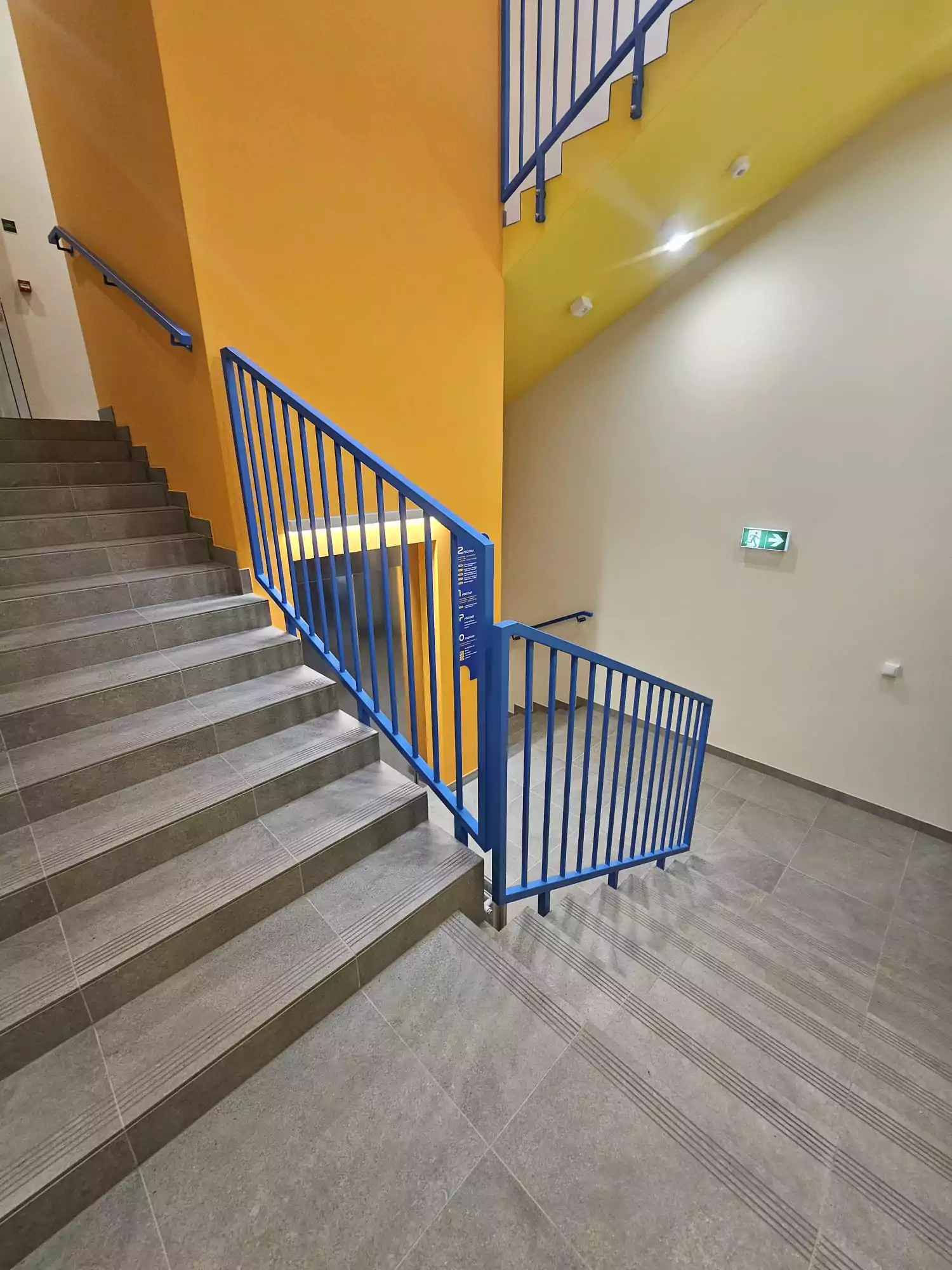 balustrada, balustrada schodowa, balustrada wewnętrzna, balustrada malowana, balustrada proszkowa, malowana proszkowo