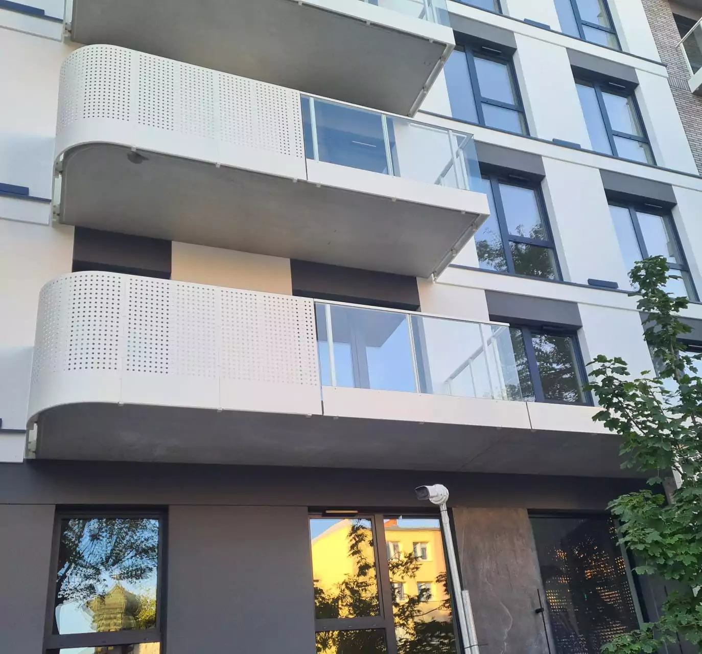 balustrady, balustrady malowane, balustrady malowane proszkowo, balustrady ocynkowane, balustrady proszkowe, balustrady balkonowe, balustrady zewnętrzne