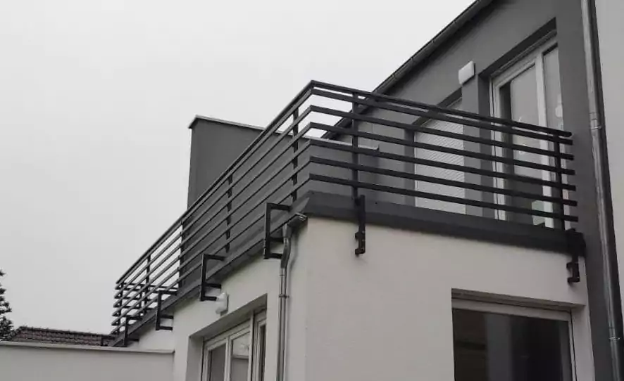 balustrady, balustrady malowane, balustrady malowane proszkowo, balustrady ocynkowane, balustrady proszkowe, balustrady balkonowe, balustrady zewnętrzne