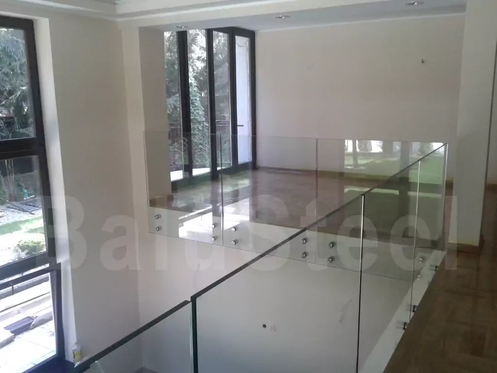 balustrada, balustrada szklana, balustrada samonośna szklana, balustrada wewnętrzna szklana, bezpieczna balustrada szklana, balustrada schodowa szklana