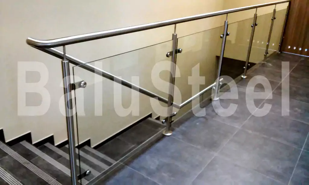 balustrady szklane wewnętrzne, balustrady szklane, balustrady szklane schodowe, balustrady szklano stalowe