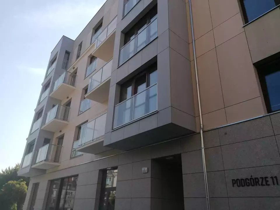 balustrady zewnętrzne, balustrady szklane, szklane zewnętrzne, balustrady ze szkła, balustrady zewnętrzne wykonane ze szkła, balustrady szklano stalowe