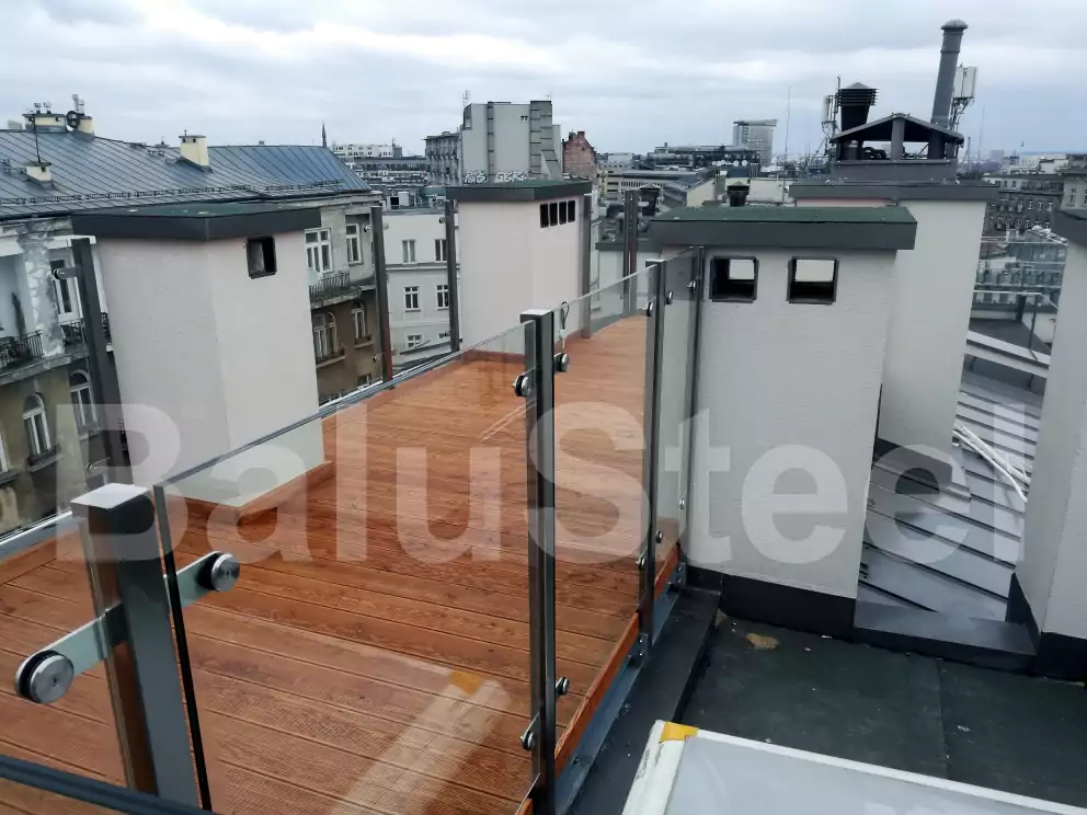 balustrady zewnętrzne, balustrady szklane, szklane zewnętrzne, balustrady ze szkła, balustrady zewnętrzne wykonane ze szkła, balustrady szklano stalowe