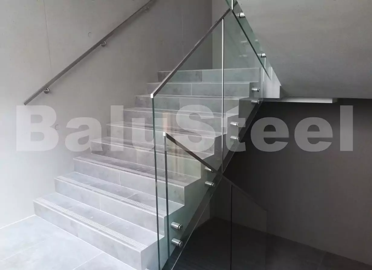balustrada, balustrada szklana, balustrada samonośna szklana, balustrada wewnętrzna szklana, bezpieczna balustrada szklana, balustrada schodowa szklana