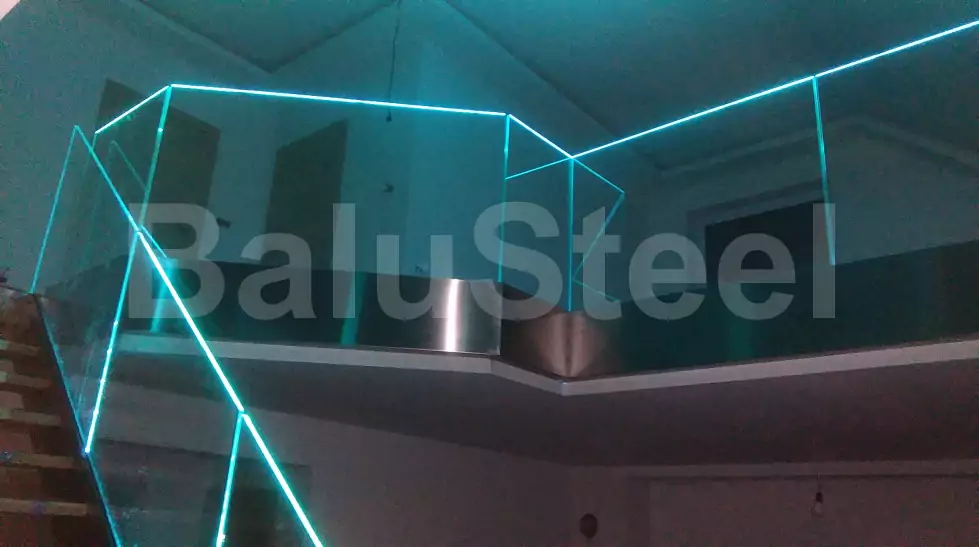 balustrada, balustrada szklana, balustrada samonośna szklana, balustrada wewnętrzna szklana, bezpieczna balustrada szklana, balustrada schodowa szklana