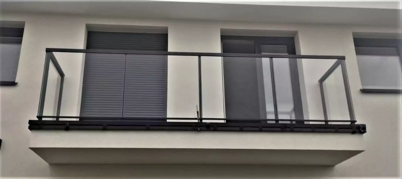 balustrady zewnętrzne, balustrady szklane, szklane zewnętrzne, balustrady ze szkła, balustrady zewnętrzne wykonane ze szkła, balustrady szklano stalowe