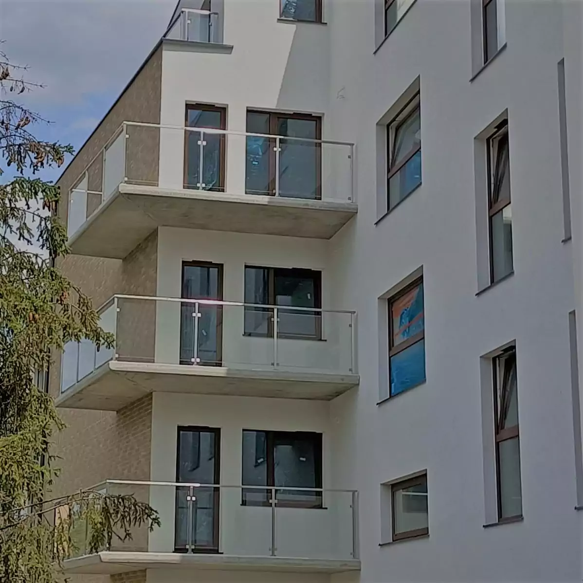 balustrady zewnętrzne, balustrady szklane, szklane zewnętrzne, balustrady ze szkła, balustrady zewnętrzne wykonane ze szkła, balustrady szklano stalowe