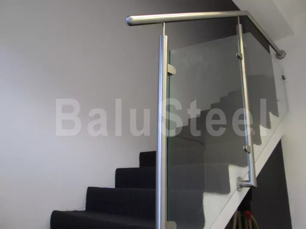 balustrady szklane wewnętrzne, balustrady szklane, balustrady szklane schodowe, balustrady szklano stalowe